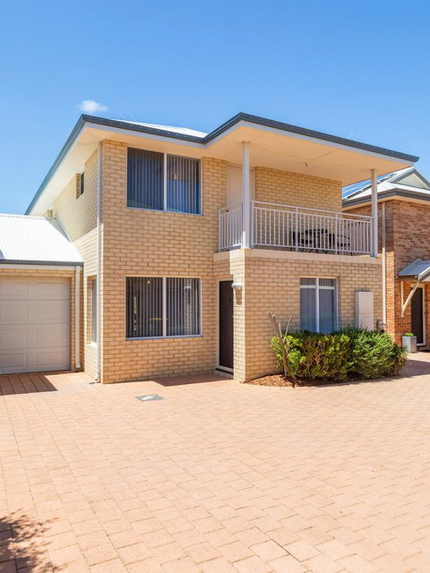 Cooper Street - E Caravan Parks 22