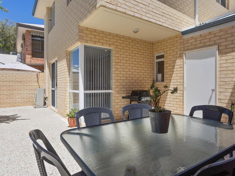 Cooper Street - E Caravan Parks 38