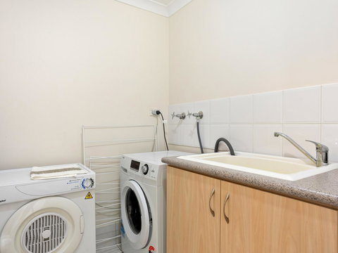 Cooper Street - E Caravan Parks 36