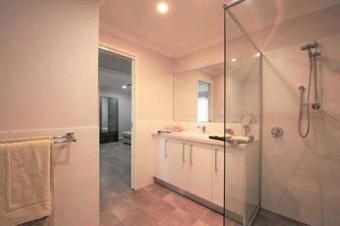 Studio Style Mindarie Marina - E Caravan Parks 6
