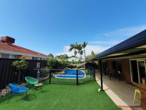 The Entertainer - E Caravan Parks 3