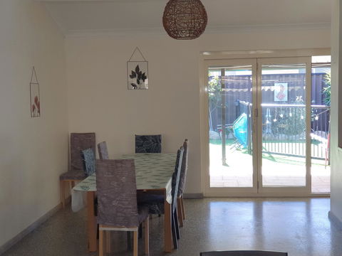 The Entertainer - E Caravan Parks 12