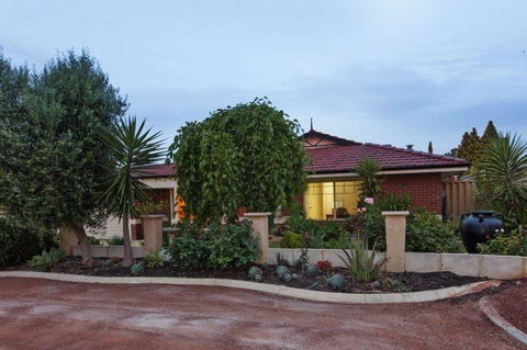 The Entertainer - E Caravan Parks 29