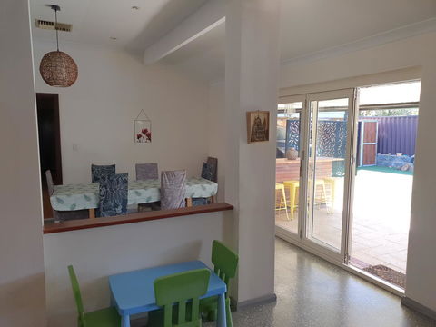 The Entertainer - E Caravan Parks 13