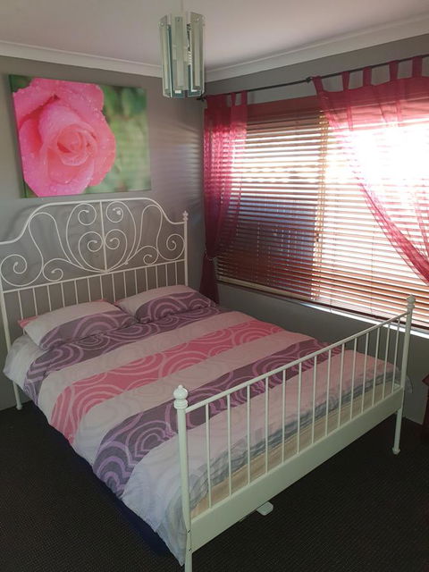 The Entertainer - E Caravan Parks 15