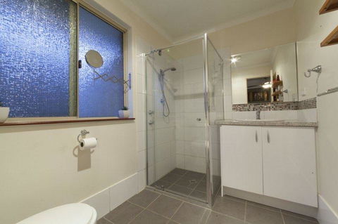 The Entertainer - E Caravan Parks 24