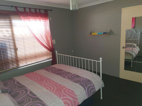 The Entertainer - E Caravan Parks 14