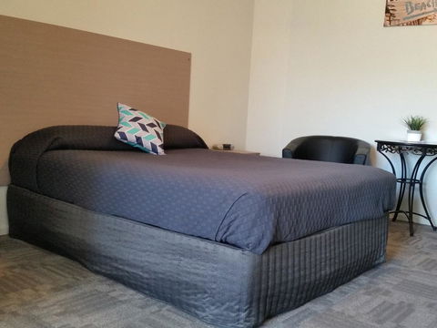 Mandurah Foreshore Motel - E Caravan Parks 2