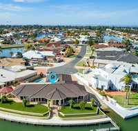 LA ANCHOR ON THE CANALS MANDURAH - E Caravan Parks