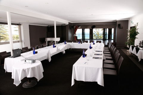 Cottesloe Beach Hotel - E Caravan Parks 19