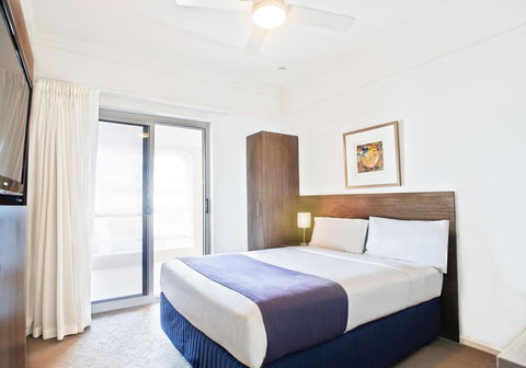 Cottesloe Beach Hotel - E Caravan Parks 5