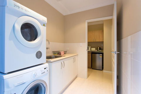 Sorrento Beach Manor - E Caravan Parks 23