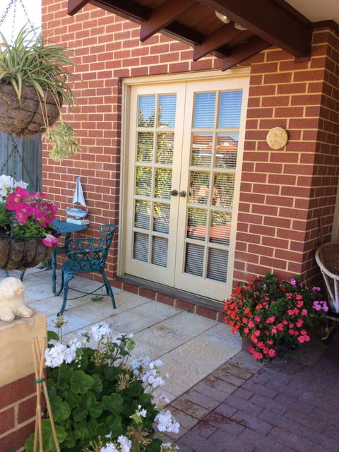 Crossland House - E Caravan Parks 13