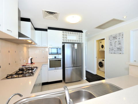 Nautilus By Rockingham Apartments - E Caravan Parks 14