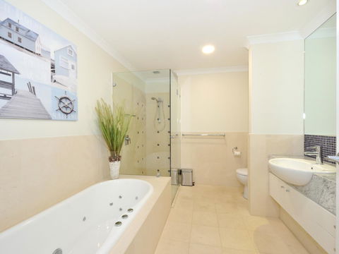 Nautilus By Rockingham Apartments - E Caravan Parks 6