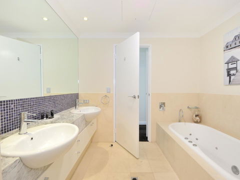 Nautilus By Rockingham Apartments - E Caravan Parks 5