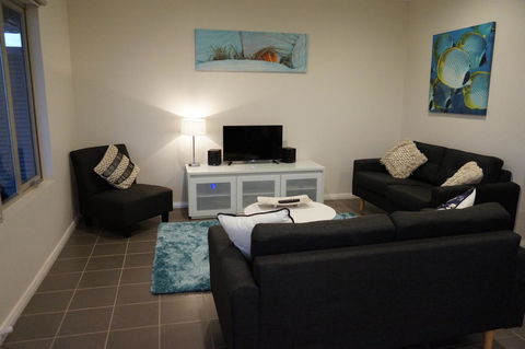 Exmouth 4 Escape - E Caravan Parks 9