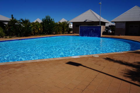 Exmouth 4 Escape - E Caravan Parks 19