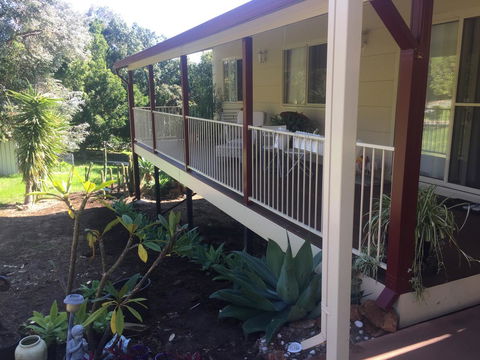Bright & Beautiful Home On The Hills! - E Caravan Parks 1