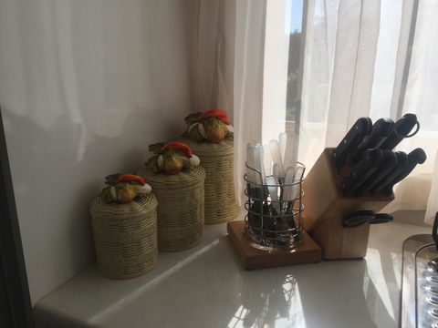 Bright & Beautiful Home On The Hills! - E Caravan Parks 16