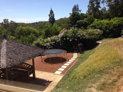 Bright & Beautiful Home On The Hills! - E Caravan Parks 0