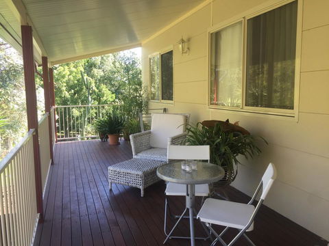 Bright & Beautiful Home On The Hills! - E Caravan Parks 3