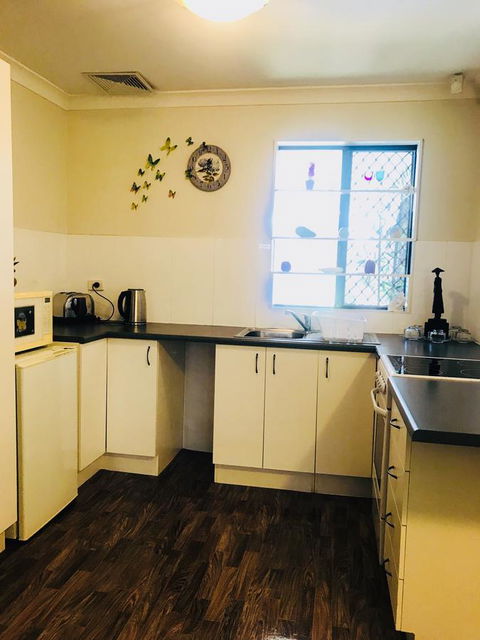Swan Valley Rest Cottage - E Caravan Parks 10