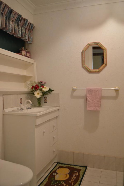 Palms Bed & Breakfast - E Caravan Parks 18