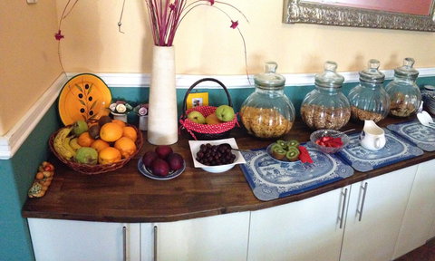 Palms Bed & Breakfast - E Caravan Parks 11