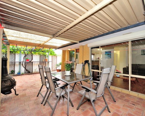 Ocean View Villas - 2 Bedroom Villa In Quiet Complex - E Caravan Parks 9