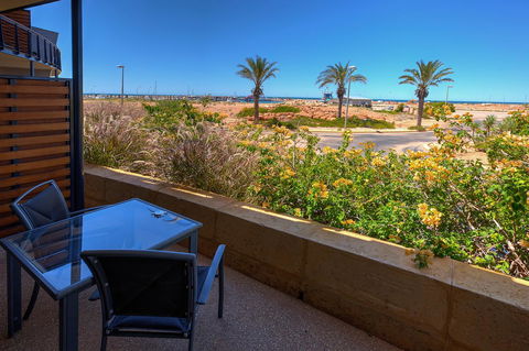 Mantarays Ningaloo Beach Resort - E Caravan Parks 17