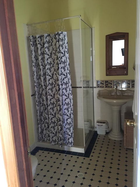 RoseMoore Bed & Breakfast - E Caravan Parks 3