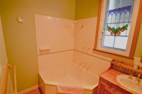 RoseMoore Bed & Breakfast - E Caravan Parks 13