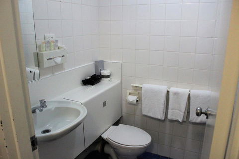 Atrium Hotel Mandurah - E Caravan Parks 6