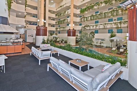 Atrium Hotel Mandurah - E Caravan Parks 15