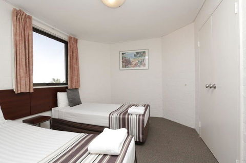Atrium Hotel Mandurah - E Caravan Parks 5