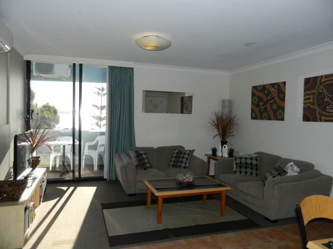 Riverside - E Caravan Parks 9