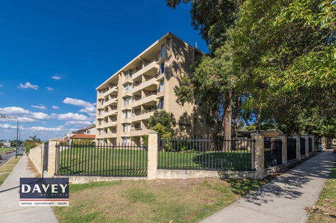 Apartment With A View - E Caravan Parks 4