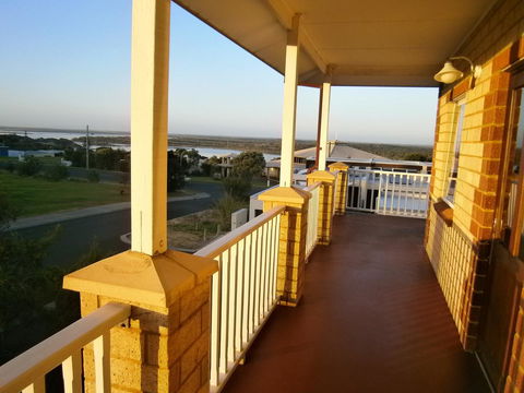 Baywatch Retreat Augusta - E Caravan Parks 26
