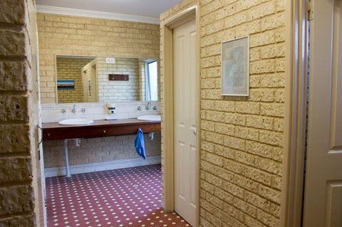 Baywatch Retreat Augusta - E Caravan Parks 22