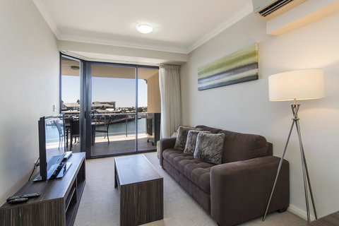 Dolphin Quay Apartments - E Caravan Parks 32