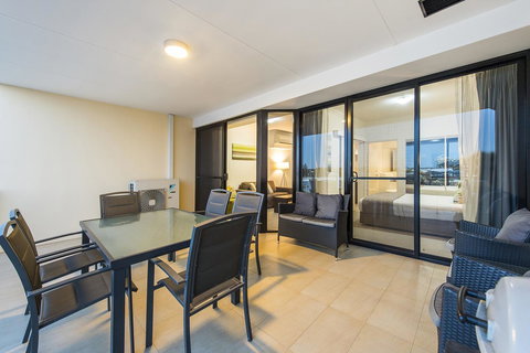 Dolphin Quay Apartments - E Caravan Parks 38