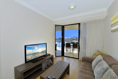 Dolphin Quay Apartments - E Caravan Parks 2