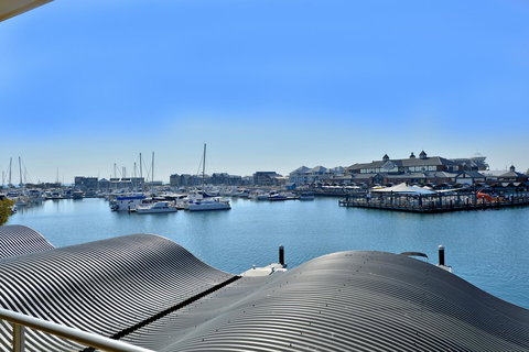 Dolphin Quay Apartments - E Caravan Parks 13