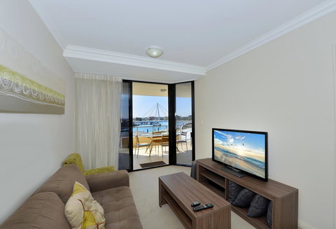 Dolphin Quay Apartments - E Caravan Parks 10