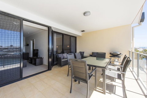 Dolphin Quay Apartments - E Caravan Parks 27