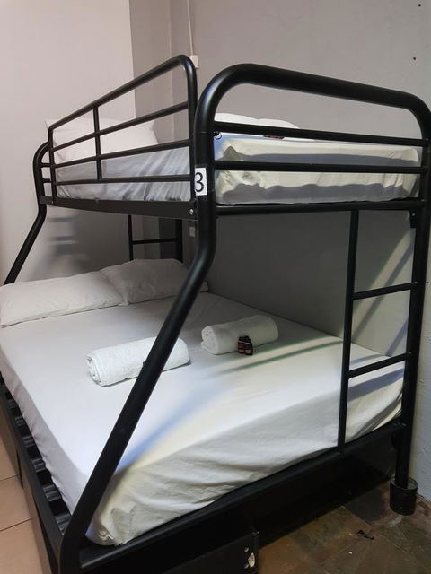 JJ's Backpackers - E Caravan Parks 24