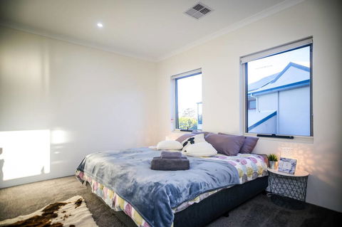 VIP Stays - Villa De Burswood Luxury 3BR Suite W/ King Bed FREE WIFI - E Caravan Parks 19