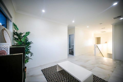 VIP Stays - Villa De Burswood Luxury 3BR Suite W/ King Bed FREE WIFI - E Caravan Parks 22