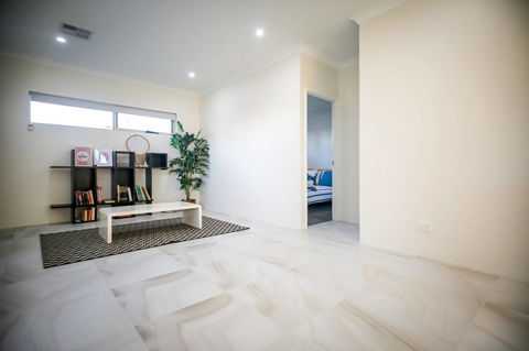VIP Stays - Villa De Burswood Luxury 3BR Suite W/ King Bed FREE WIFI - E Caravan Parks 13